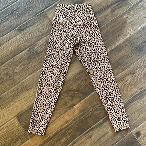 Real Me crossover leggings aerie size small. Hard to fine. Good condition